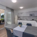 Paliska * Póla